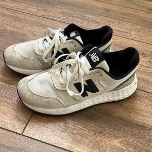 Women’s new balance size 7 light cream and black sneakers